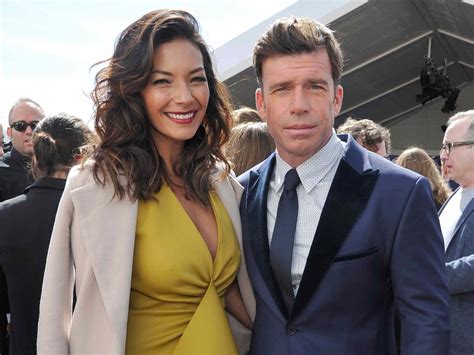 Meet Taylor Sheridan’s Cowgirl Wife Nicole Muirbrook。